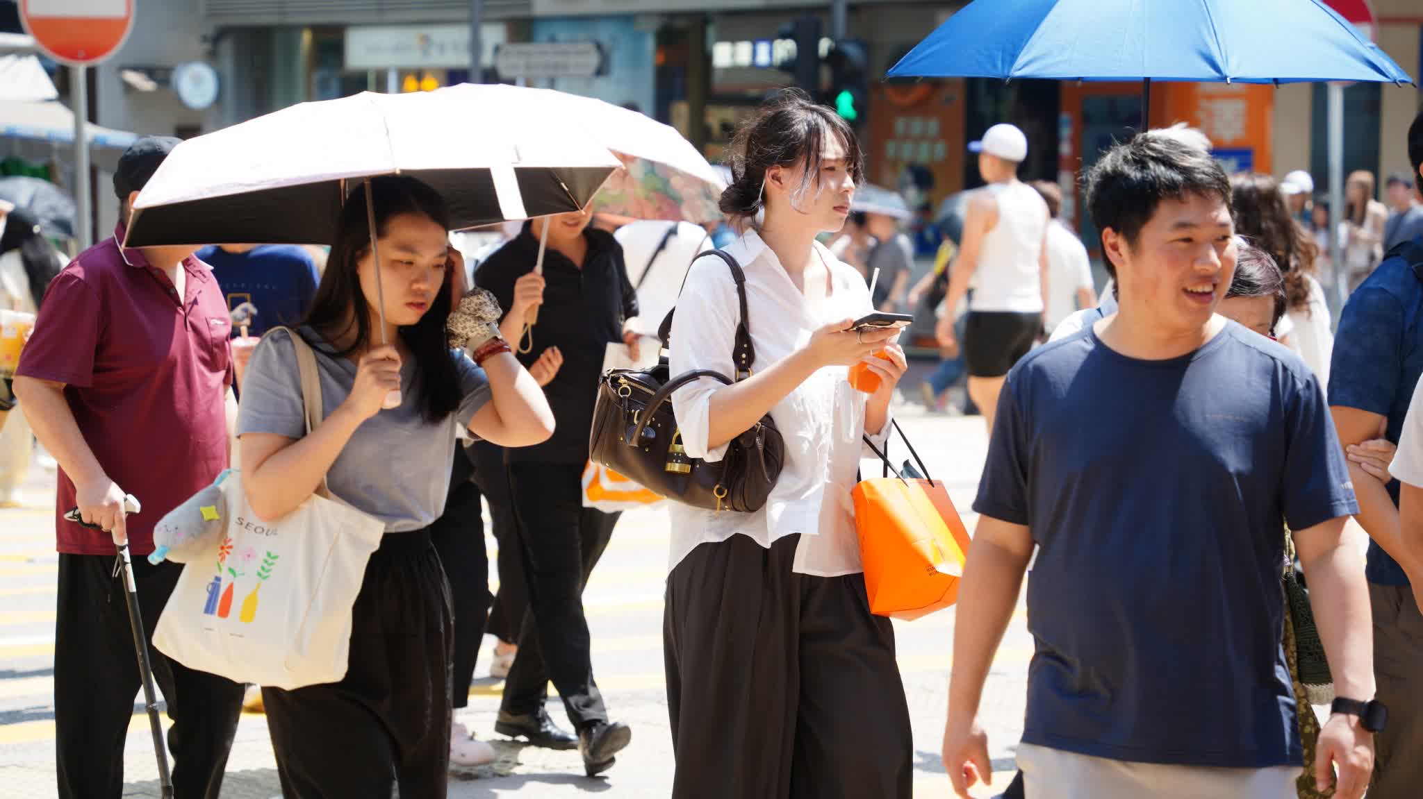 Temperatures in parts of New Territories drop to 20°C or below this morning, daytime maximum around 30°C