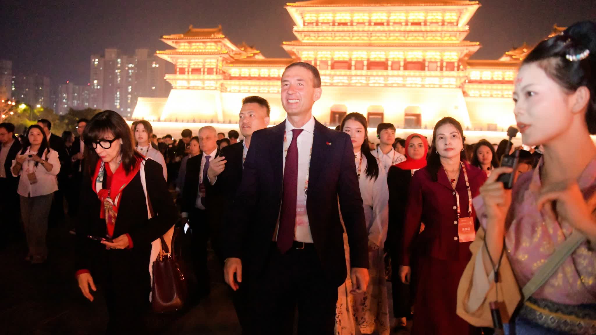 Italian mayor at Luoyang dialogue: Let people decide what their cities preserve