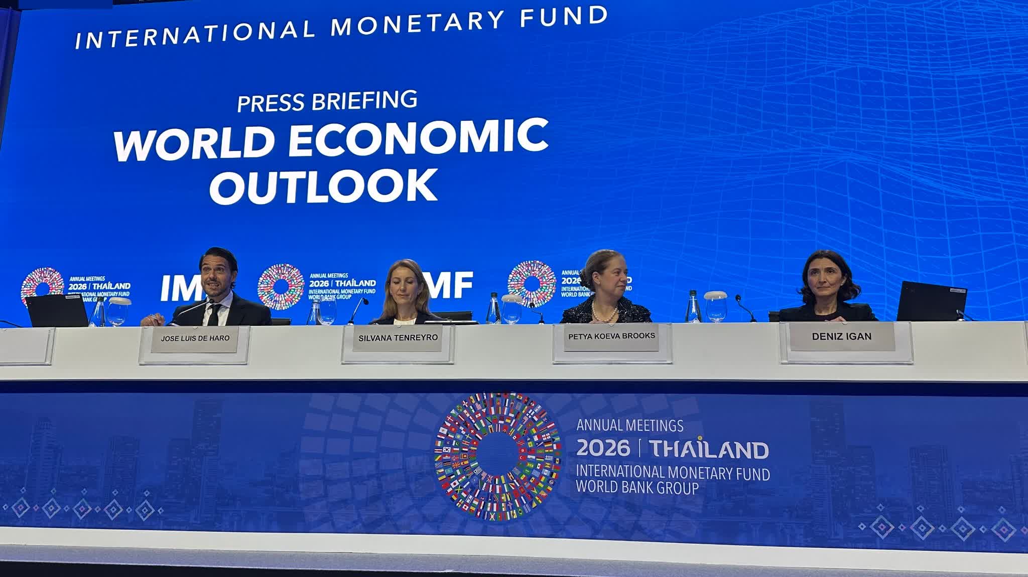 IMF raises this year's global economic growth forecast to 3.1%