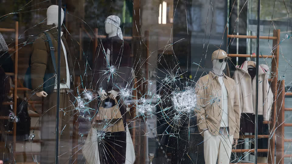 Loot from French riots flows onto second-hand platforms? Vinted takes emergency action