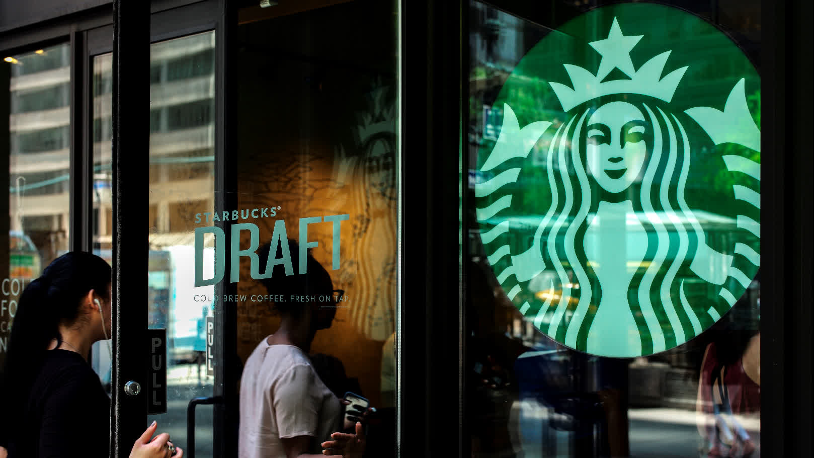 Starbucks China: Purchase required for seating nationwide from Oct 22, netizens say nothing wrong with it