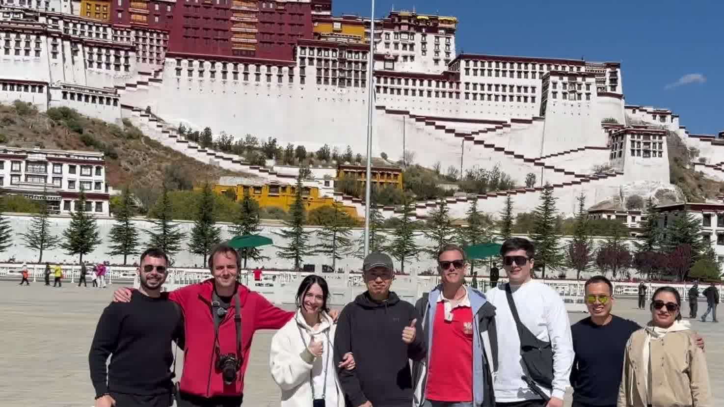 Watch This | International influencers launch Xizang tour, visit Potala Palace to experience Xizang culture